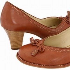 Clark's Round Toe Tasseled Leather Heels